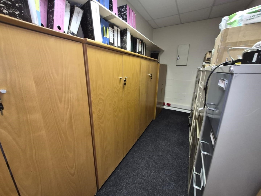 To Let Commercial Property for Rent in Pinelands Western Cape